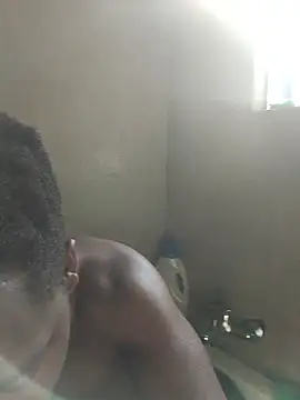 Snapshot of Chocolate_factory_man chatting on 06-25-26, 10:31 Chocolate factory man online show from 06-25-26, 10:31