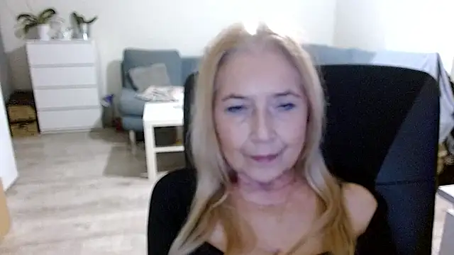 Snapshot of sofia_xkiss chatting on 12-06-24, 05:44 sofia xkiss online show from 12-06-24, 05:44