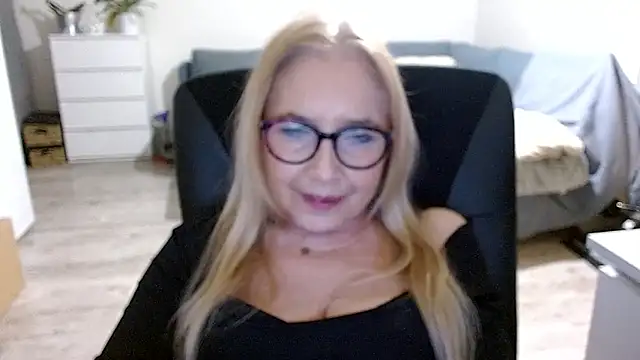 Snapshot of sofia_xkiss chatting on 12-12-24, 05:59 sofia xkiss online show from 12-12-24, 05:59