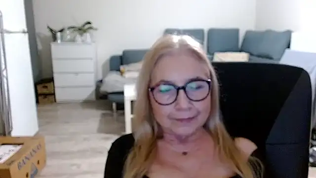 Snapshot of sofia_xkiss chatting on 12-17-24, 10:55 sofia xkiss online show from 12-17-24, 10:55