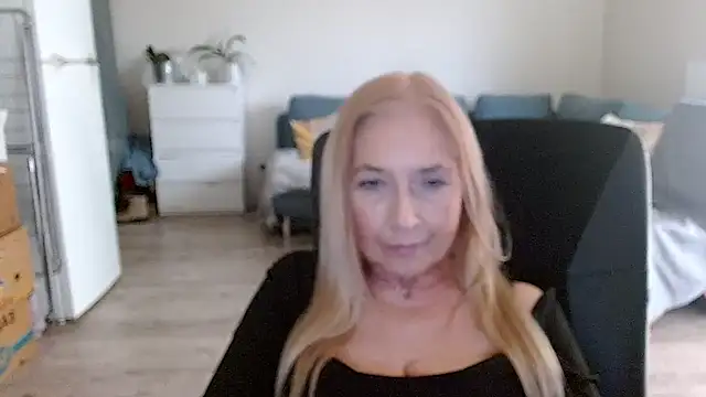 Snapshot of sofia_xkiss chatting on 01-07-25, 10:54 sofia xkiss online show from 01-07-25, 10:54