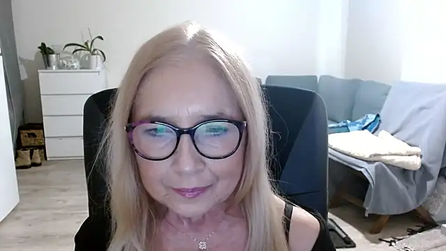 Snapshot of sofia_xkiss chatting on 01-15-25, 07:48 sofia xkiss online show from 01-15-25, 07:48