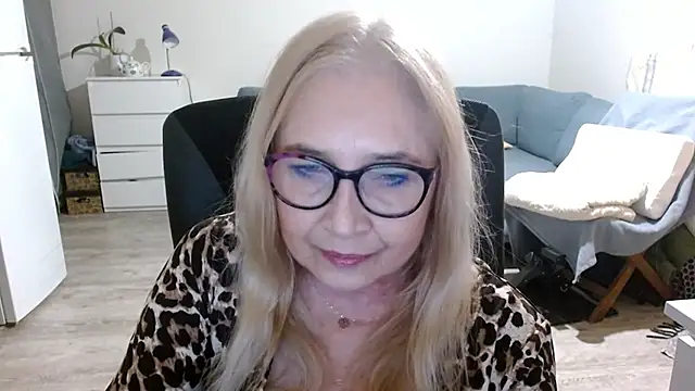 Snapshot of sofia_xkiss chatting on 02-04-25, 06:49 sofia xkiss online show from 02-04-25, 06:49