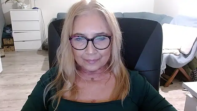 Snapshot of sofia_xkiss chatting on 02-07-25, 02:37 sofia xkiss online show from 02-07-25, 02:37