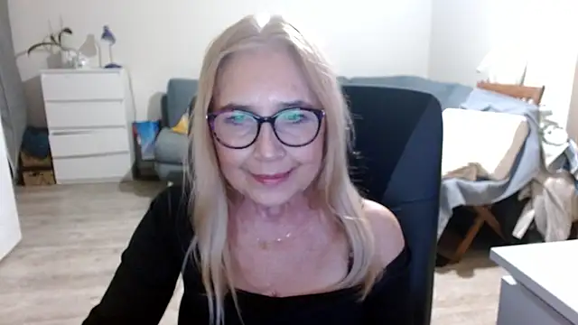 Snapshot of sofia_xkiss chatting on 02-09-25, 06:26 sofia xkiss online show from 02-09-25, 06:26