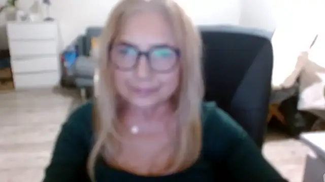 Snapshot of sofia_xkiss chatting on 02-11-25, 06:01 sofia xkiss online show from 02-11-25, 06:01