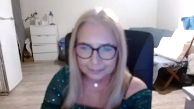 Snapshot of sofia_xkiss chatting on 02-14-25, 06:08 sofia xkiss online show from 02-14-25, 06:08