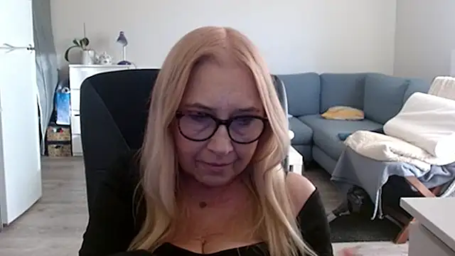 Snapshot of sofia_xkiss chatting on 02-20-25, 02:35 sofia xkiss online show from 02-20-25, 02:35