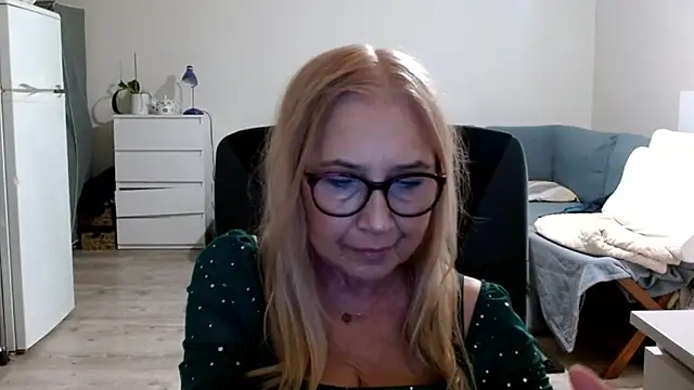 Snapshot of sofia_xkiss chatting on 02-28-25, 02:42 sofia xkiss online show from 02-28-25, 02:42
