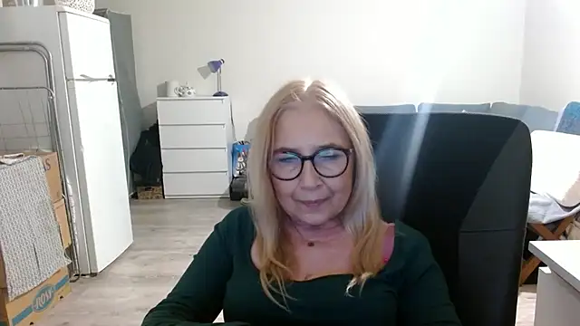Snapshot of sofia_xkiss chatting on 03-06-25, 05:43 sofia xkiss online show from 03-06-25, 05:43