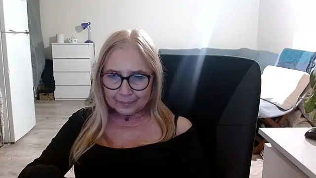 Snapshot of sofia_xkiss chatting on 03-16-25, 06:01 sofia xkiss online show from 03-16-25, 06:01