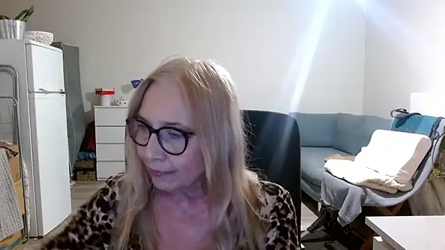 Snapshot of sofia_xkiss chatting on 03-17-25, 09:34 sofia xkiss online show from 03-17-25, 09:34