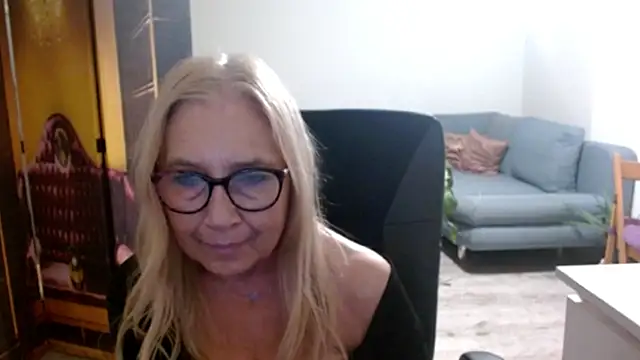 sofia xkiss online show from 11-16-25, 02:44