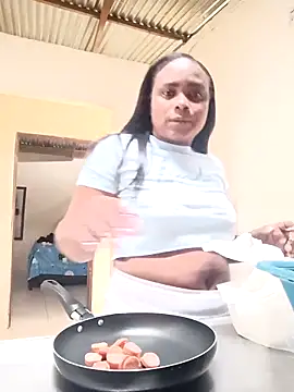 NicolVilla online show from 12-14-25, 02:33