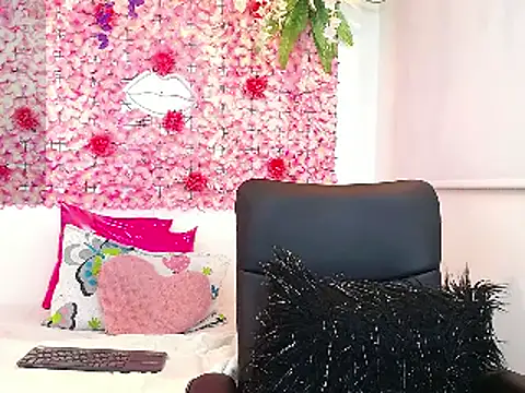 Snapshot of BLONDE_SEXYHOT chatting on 01-11-25, 11:02 BLONDE SEXYHOT online show from 01-11-25, 11:02