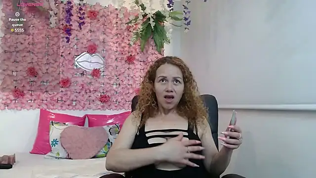 Snapshot of BLONDE_SEXYHOT chatting on 01-25-25, 05:29 BLONDE SEXYHOT online show from 01-25-25, 05:29