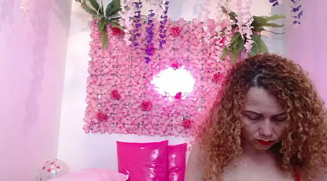 Snapshot of BLONDE_SEXYHOT chatting on 02-15-25, 06:23 BLONDE SEXYHOT online show from 02-15-25, 06:23
