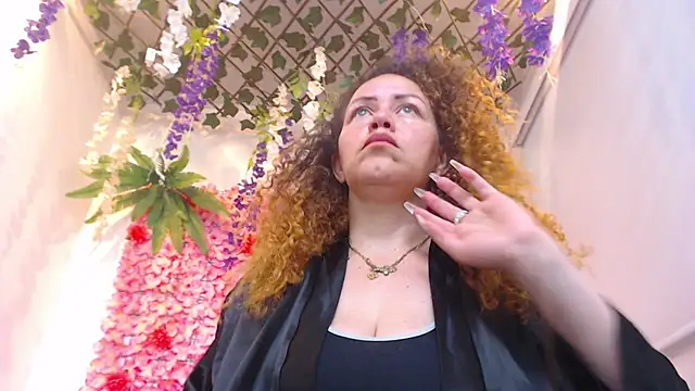 Snapshot of BLONDE_SEXYHOT chatting on 03-15-26, 12:33 BLONDE SEXYHOT online show from 03-15-26, 12:33