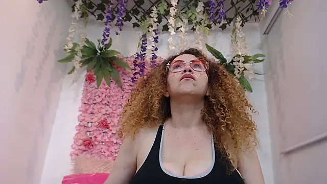 Snapshot of BLONDE_SEXYHOT chatting on 04-14-26, 12:44 BLONDE SEXYHOT online show from 04-14-26, 12:44