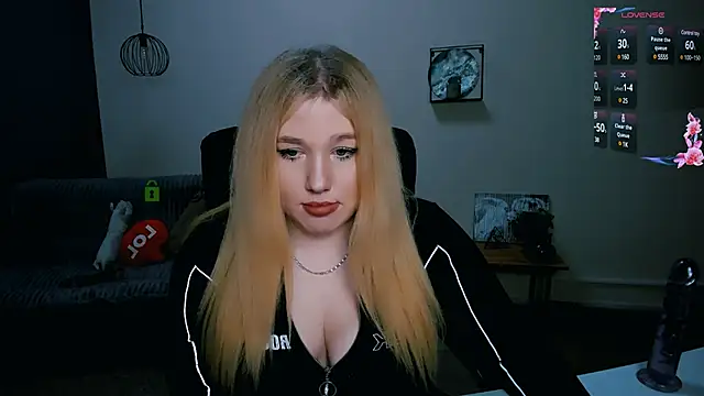 Snapshot of juli_kisss chatting on 01-18-25, 07:58 juli kisss online show from 01-18-25, 07:58