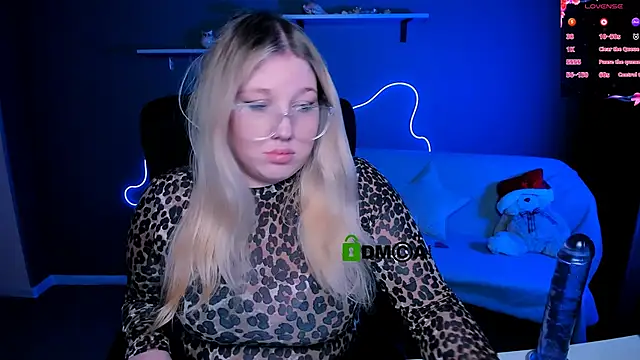 Snapshot of juli_kisss chatting on 03-04-25, 04:09 juli kisss online show from 03-04-25, 04:09