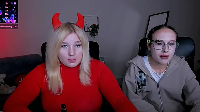 Snapshot of juli_kisss chatting on 09-10-25, 07:25 juli kisss online show from 09-10-25, 07:25