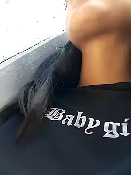 Snapshot of Little_Pau_Dirty chatting on 12-19-24, 02:57 Little Pau Dirty online show from 12-19-24, 02:57