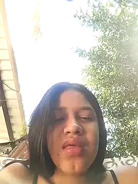 Snapshot of Little_Pau_Dirty chatting on 01-07-25, 03:23 Little Pau Dirty online show from 01-07-25, 03:23