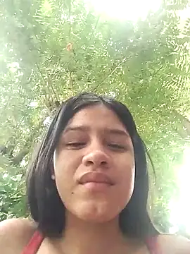 Snapshot of Little_Pau_Dirty chatting on 01-17-25, 02:50 Little Pau Dirty online show from 01-17-25, 02:50