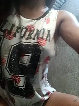 Snapshot of Little_Pau_Dirty chatting on 10-29-25, 08:10 Little Pau Dirty online show from 10-29-25, 08:10