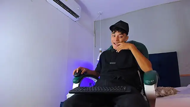 Austin Cardieff online show from 01-22-25, 02:59