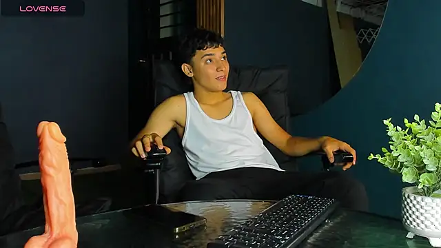 Austin Cardieff online show from 02-24-25, 03:44