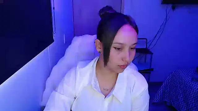 Skarlet Adams28 online show from 10-07-25, 09:12