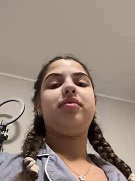 Snapshot of CharleneWoods chatting on 12-30-24, 04:42 CharleneWoods online show from 12-30-24, 04:42