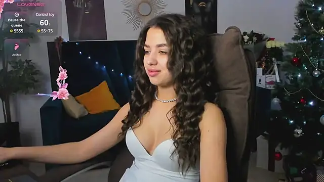 Snapshot of CharleneWoods chatting on 12-31-24, 07:42 CharleneWoods online show from 12-31-24, 07:42