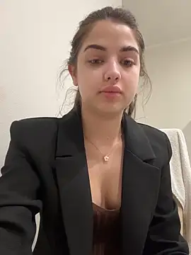 Snapshot of CharleneWoods chatting on 01-21-25, 04:54 CharleneWoods online show from 01-21-25, 04:54