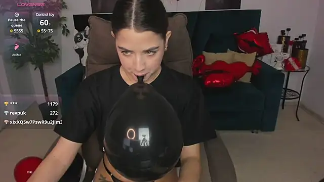 Snapshot of CharleneWoods chatting on 02-02-25, 08:02 CharleneWoods online show from 02-02-25, 08:02