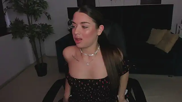 Snapshot of CharleneWoods chatting on 03-18-25, 08:03 CharleneWoods online show from 03-18-25, 08:03