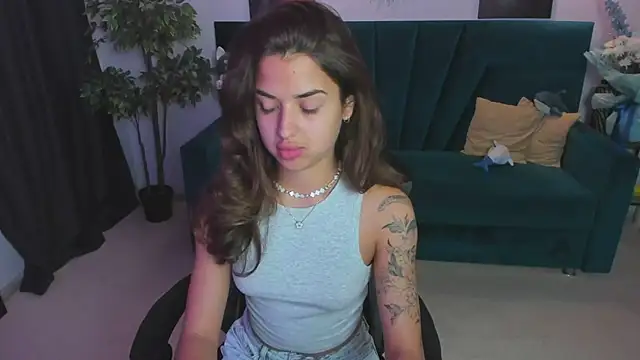 Snapshot of CharleneWoods chatting on 09-20-25, 02:18 CharleneWoods online show from 09-20-25, 02:18