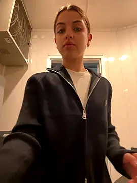 CharleneWoods online show from 10-09-25, 04:54