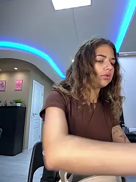 CharleneWoods online show from 10-11-25, 02:37