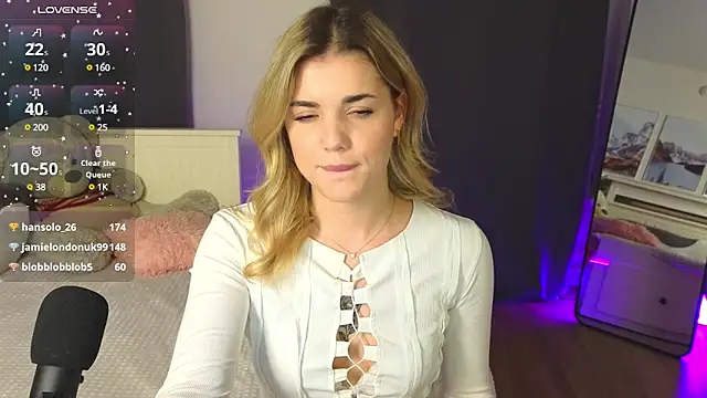 adrianawow1 online show from 03-08-25, 12:33