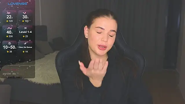 adrianawow1 online show from 10-31-25, 01:28