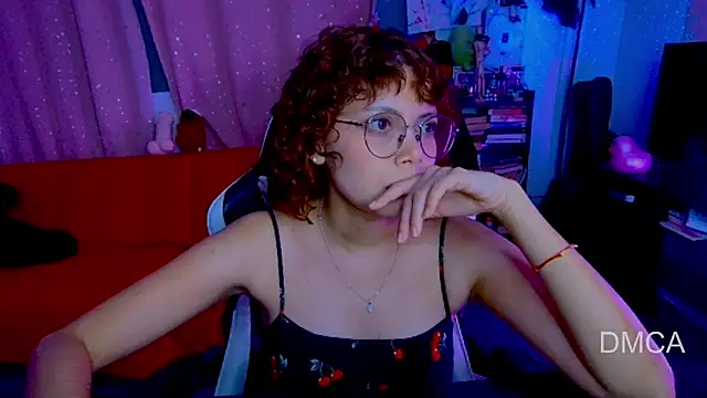 Snapshot of Drea_Foox chatting on 06-16-26, 04:15 Drea Foox online show from 06-16-26, 04:15