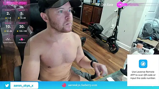 Snapshot of aaron_s_x chatting on 12-07-24, 10:06 aaron s x online show from 12-07-24, 10:06