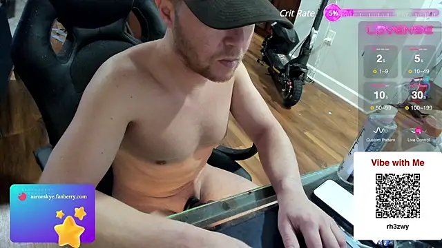 Snapshot of aaron_s_x chatting on 02-02-25, 12:30 aaron s x online show from 02-02-25, 12:30