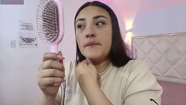 Snapshot of Brendda_tay chatting on 02-18-26, 03:35 Brendda tay online show from 02-18-26, 03:35