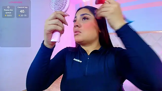 Snapshot of Brendda_tay chatting on 03-08-26, 03:32 Brendda tay online show from 03-08-26, 03:32