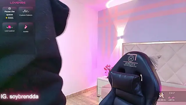 Snapshot of Brendda_tay chatting on 03-15-26, 03:01 Brendda tay online show from 03-15-26, 03:01