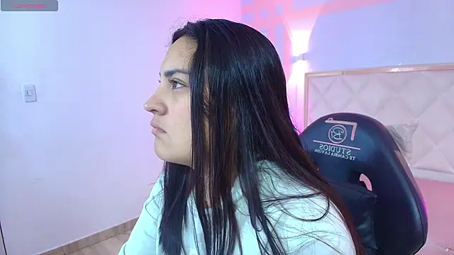 Snapshot of Brendda_tay chatting on 03-19-26, 03:21 Brendda tay online show from 03-19-26, 03:21